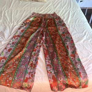 Beautiful lounge pants by House of Harlow 1960. NWOT 🩷